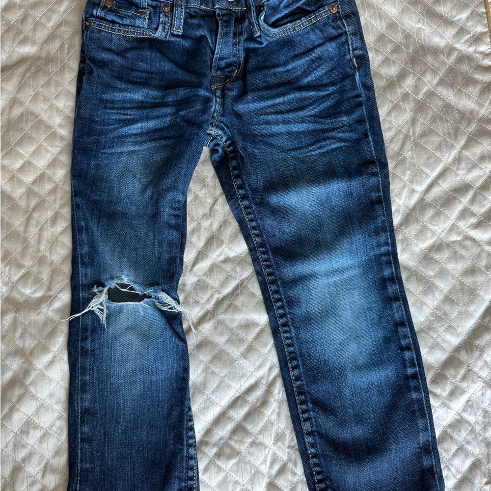 Blue Vintage-Inspired Distressed Jeans